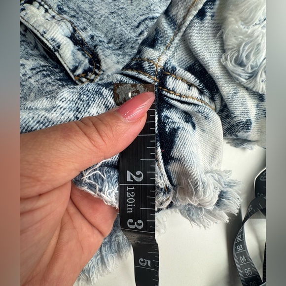 GOGO Acid Jean Shorts Size 7 Junior. Distressed Blue Freyed hem line - Picture 7 of 8